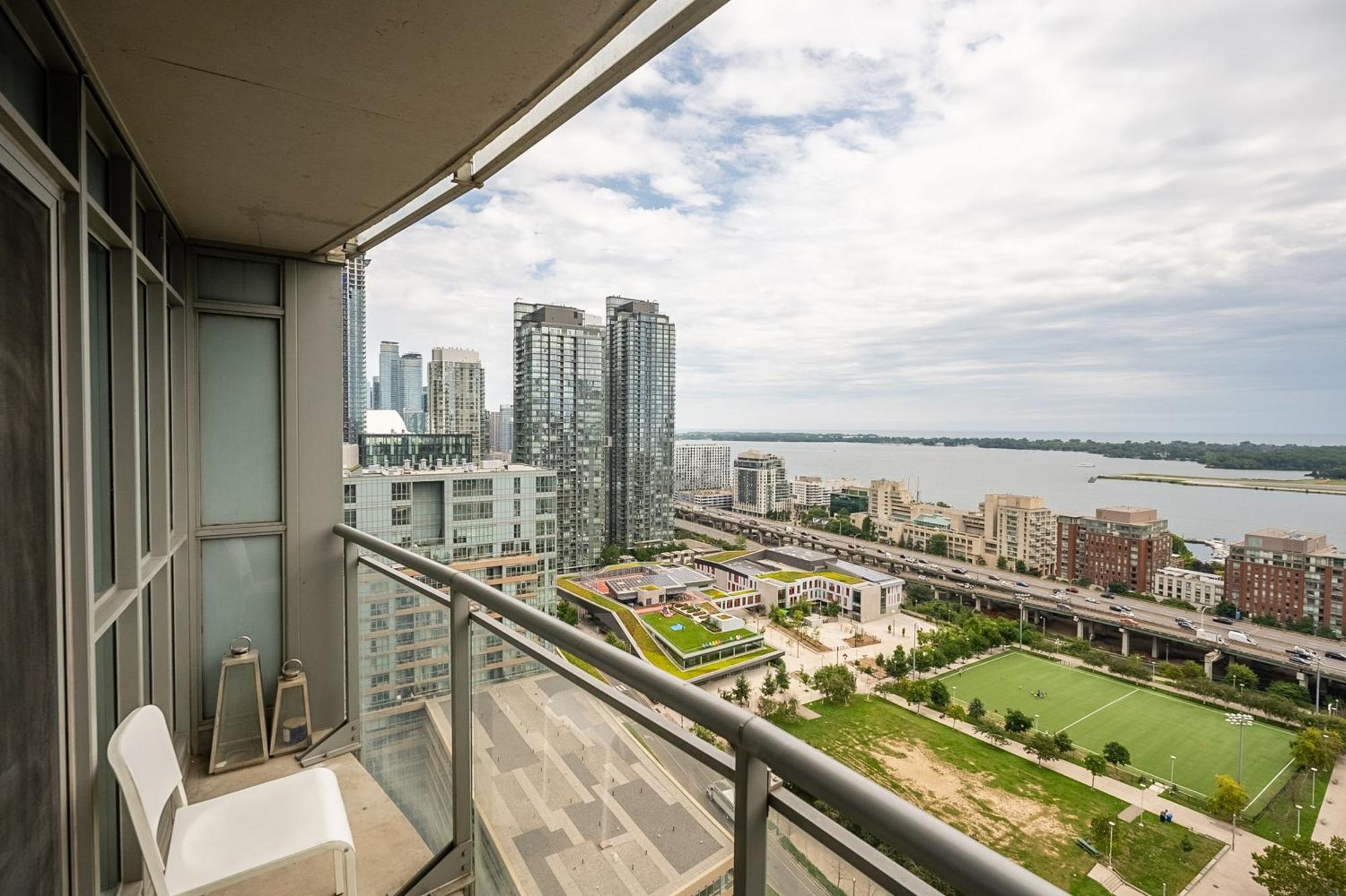 Globalstay Elegant Downtown Apartments تورونتو المظهر الخارجي الصورة